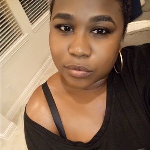 Meet your Posher, Kayla